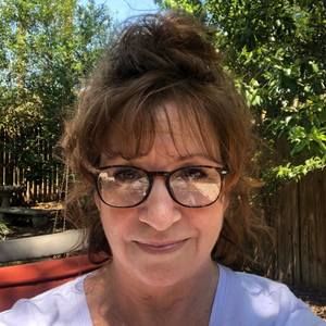 Meet your Posher, Connie